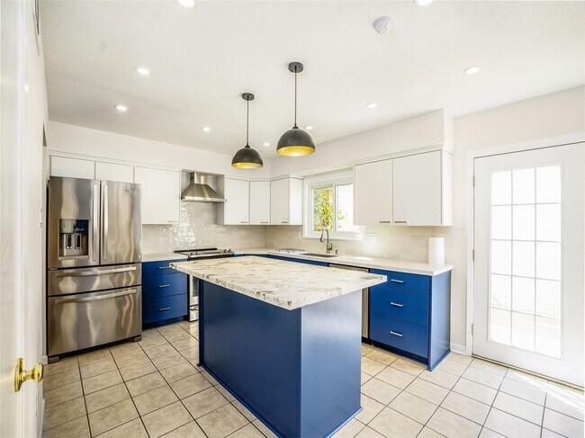 Building Photo - 746 Country Pl Dr