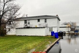 Building Photo - Charming 2 Bed, 1 Bath Apartment in Applet...