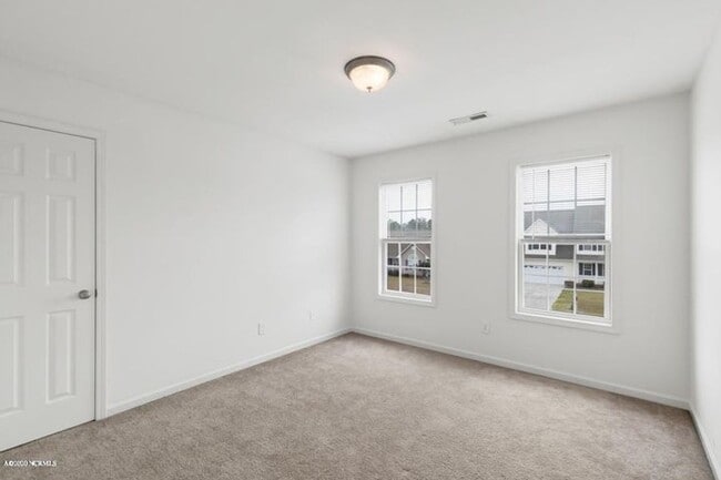 Building Photo - 147 Harvest Moon Dr