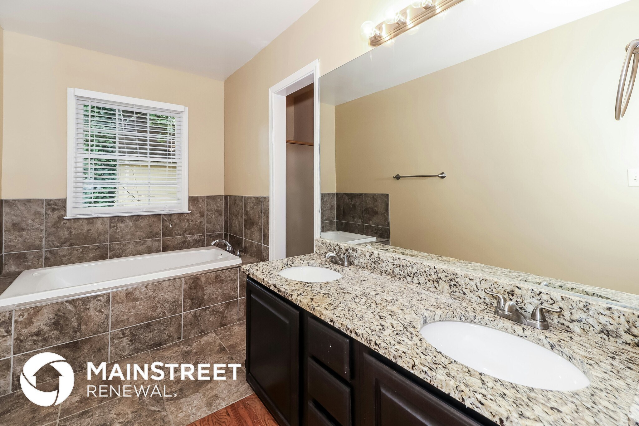 Building Photo - 3414 Velvet Creek Dr SW