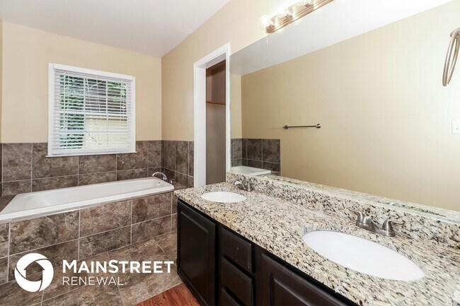 Building Photo - 3414 Velvet Creek Dr SW