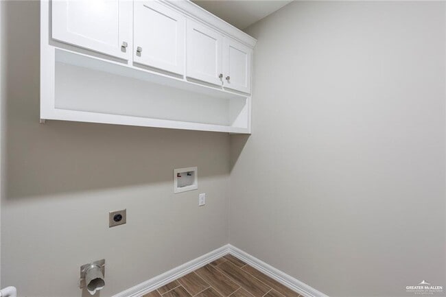 Building Photo - 12 E St