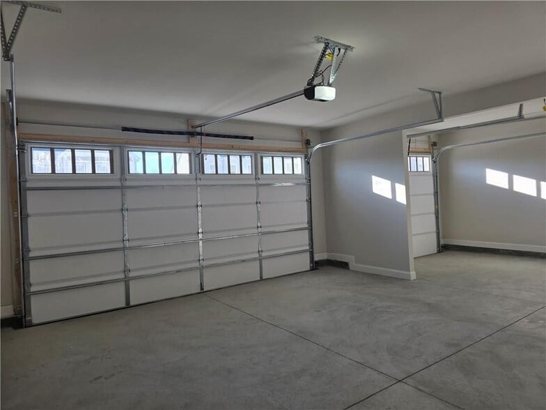 Building Photo - 5847 Cabernet Ln