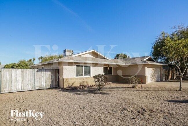 Building Photo - 402 E Dunbar Dr