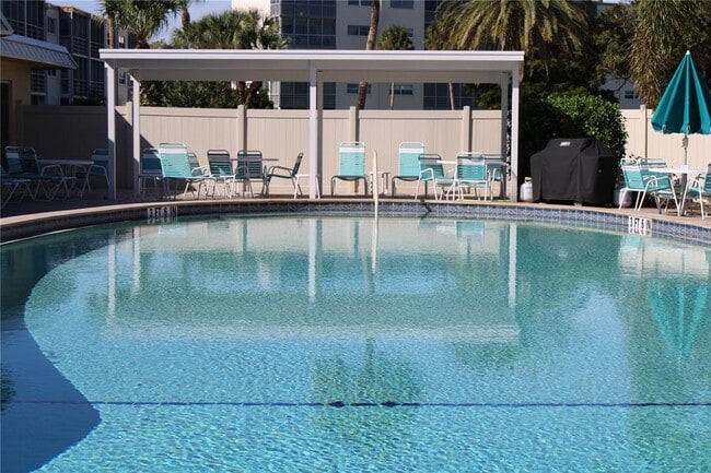 Building Photo - 4240 Ironwood Cir