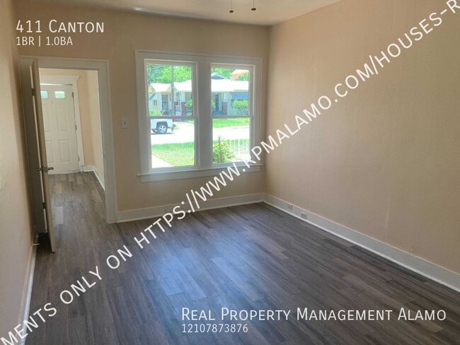 Building Photo - COMING SOON! 1 Bedroom / 1 Bath Duplex Nea...