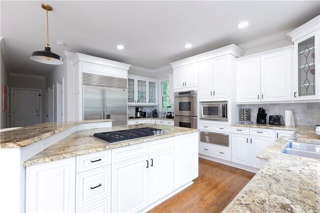 Building Photo - 700 S Brighton Ct