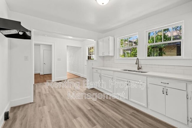 Building Photo - 1436 44th St Ensley