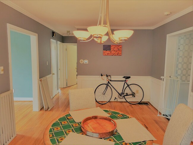 Building Photo - Remodeled 4 bedroom 2 full brick bath cape...