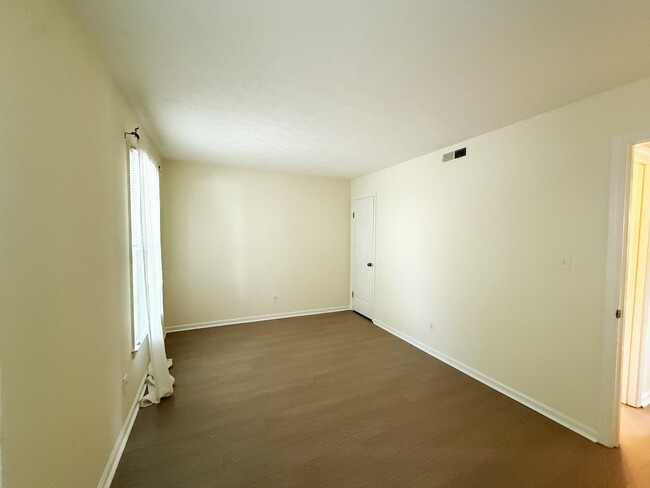 Building Photo - 297 Patriot Ln