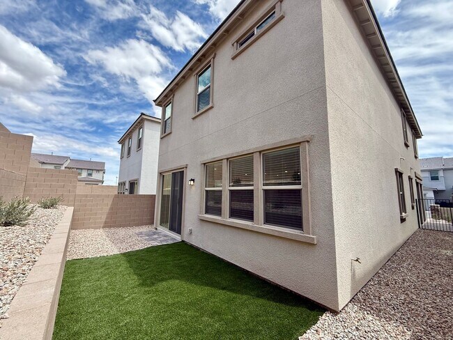 Building Photo - Modern Brand New Summerlin Home with 5 Bedrooms, Loft & Upgraded Finishes