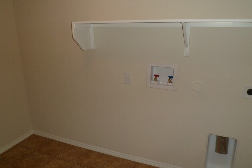 Building Photo - 1508 Abby Creek Dr