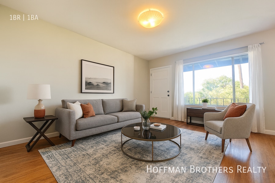 Building Photo - 3005 Normandie Ave