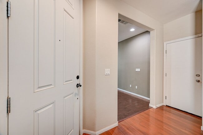 Building Photo - Single Story Single Family Home in Gated Community within N Las Vegas