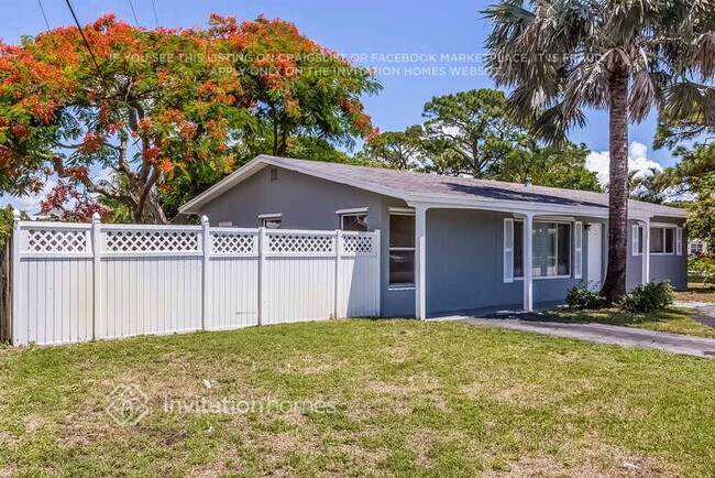 Building Photo - 401 NW 8th Ct