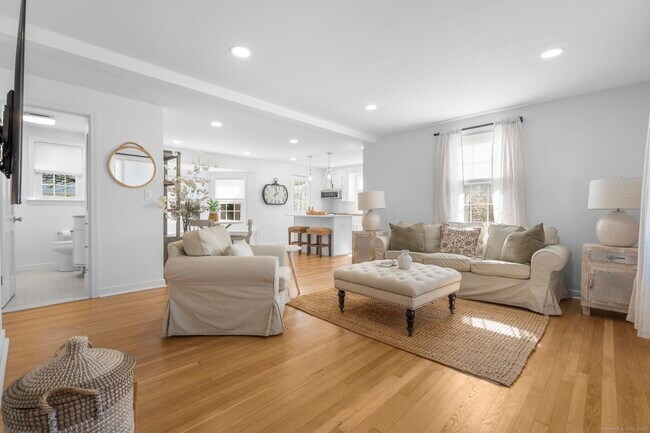 Building Photo - 27 Reef Ct