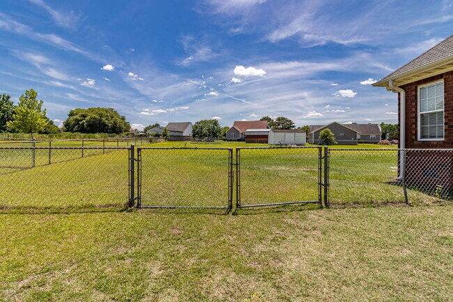 Building Photo - SPACIOUS Brick Home in Lane Tree (Goldsboro)! 3 Bedroom | 2 Bath w/ Bonus Room & 2-Car Garage