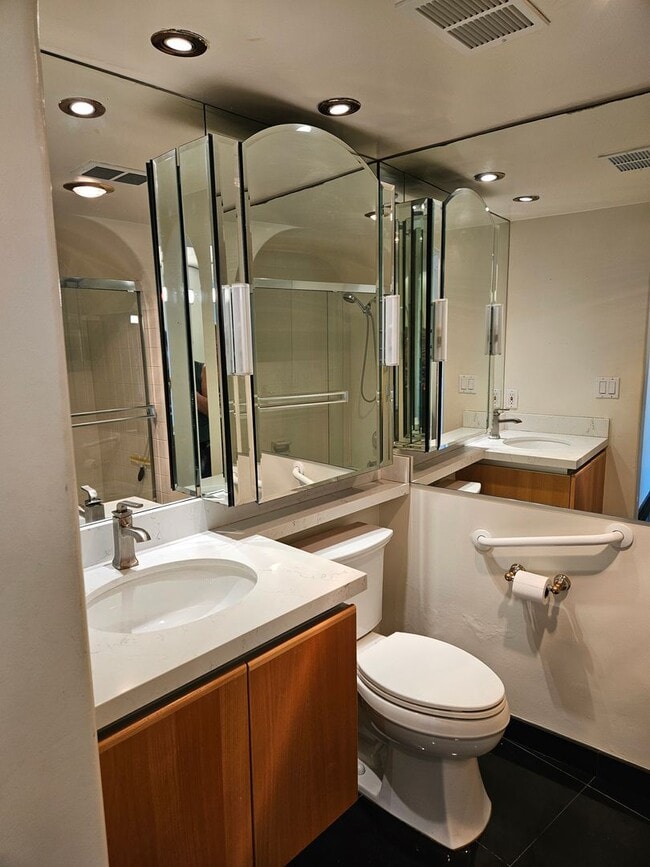 Building Photo - Live at Le Rondelet - Two Bedrooms and Views!