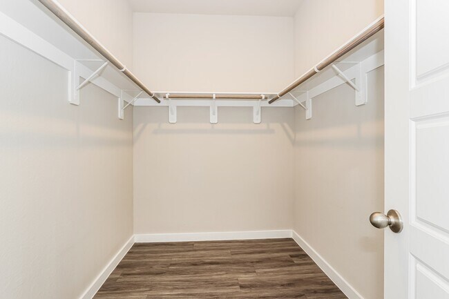 Building Photo - 18326 W Centro Cir