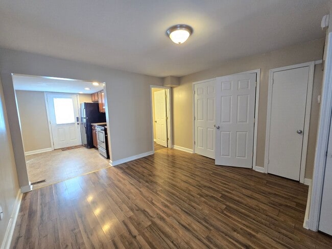 Building Photo - Charming 3 Bedrooms, 2 Full Bathroom Home!...