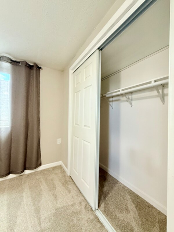 Building Photo - 1601 27th Ave