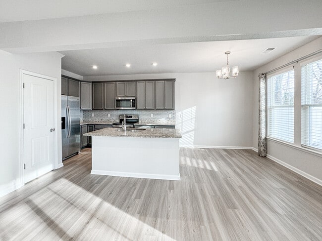 Building Photo - RENOVATED 4 BEDROOM/3 BATH IN VIRGINIA BEACH! READY FOR RENT!!