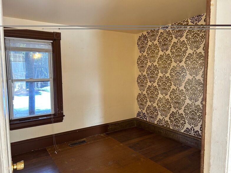 Building Photo - 92 Saint Louis St