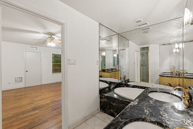 Building Photo - Charming Home with Expansive Backyard on a...