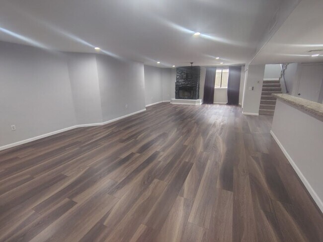 Building Photo - 9047 N Sanguine Dr
