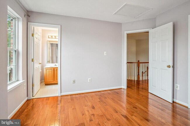 Building Photo - 9305 Sumner Lake Blvd