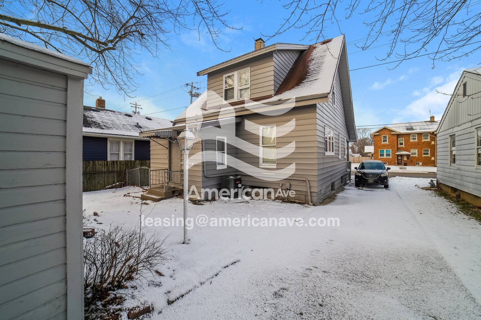 Building Photo - 1946 N Sheridan Rd