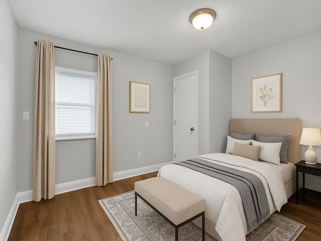 Building Photo - 11007 Ewing Ave