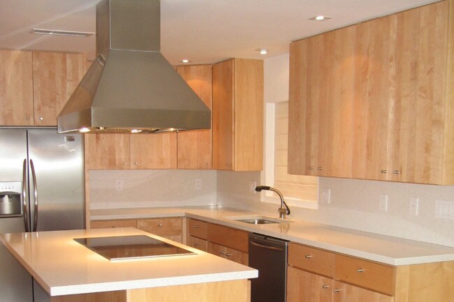 Building Photo - 4823 N 35th Pl