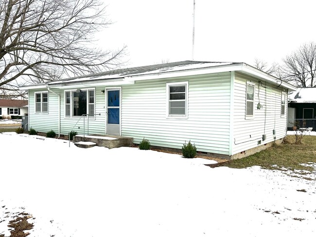 Building Photo - 3 BEDROOM 1 BATH IN JOPLIN-$1200 RENT-$1200 DEPOSIT