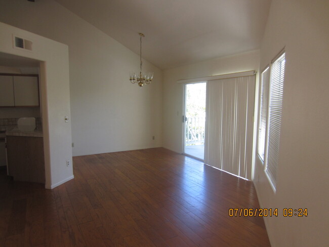 Building Photo - Beautiful Condo in La Jolla, San Diego! Fu...