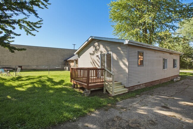 Building Photo - 2034 Kenneth St