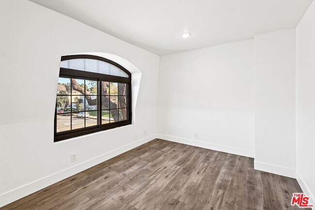 Building Photo - 8105 Redlands St