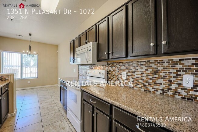 Building Photo - Beautiful 2 Bedroom Condo In Mirage Park R...