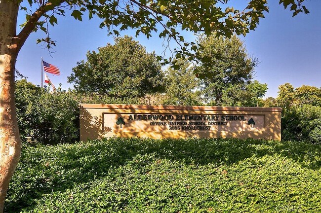 Building Photo - 99 Lupari