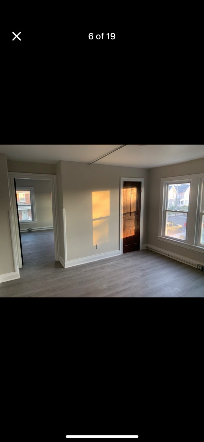 Building Photo - 639 E Middle St