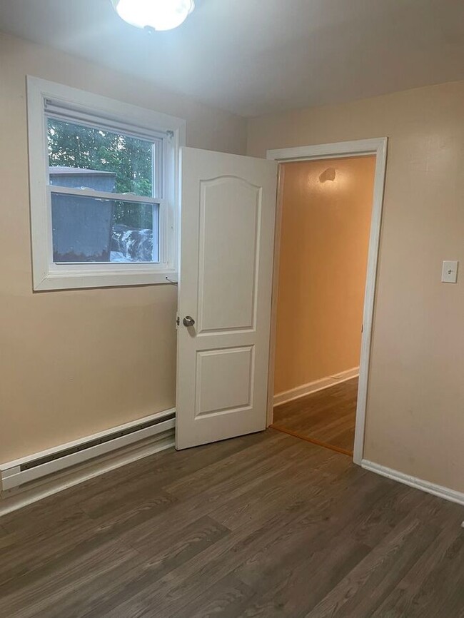 Building Photo - Special One bedroom for garden and pet lovers