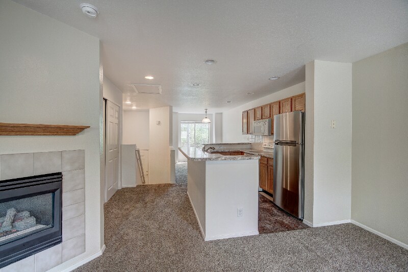 Primary Photo - 60 Spyglass Ln