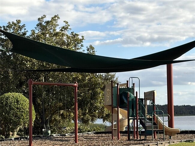 Building Photo - 13565 Fountainbleau Dr