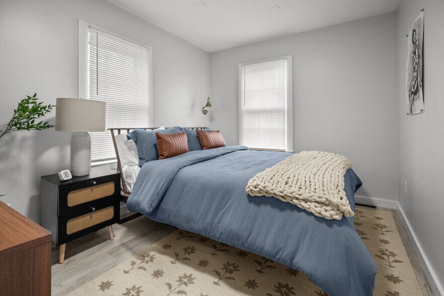 Building Photo - 149 E Main St