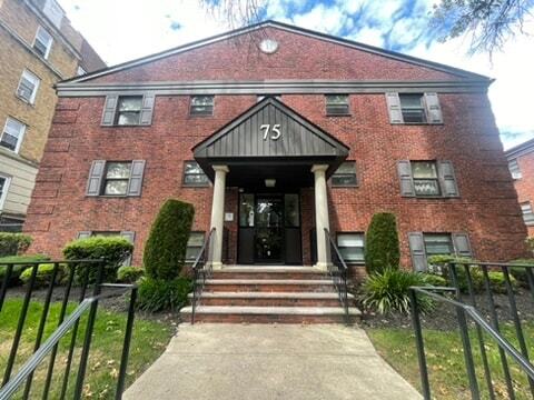 Building Photo - 75 N. Arlington Ave