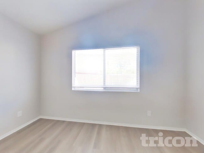 Building Photo - 14806 Rosemary Dr