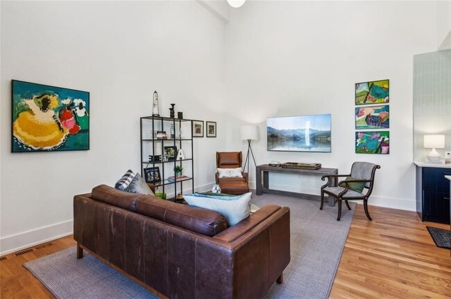 Building Photo - 955 Wylie St SE