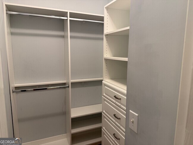 Building Photo - 455 Waterway Dr SW