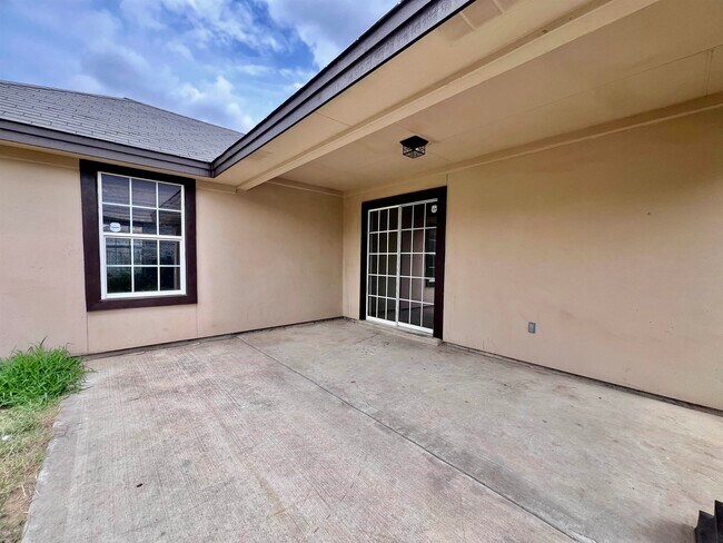 Building Photo - 3619 Aguanieve Dr
