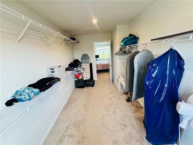 Building Photo - 6016 Ivory Dr